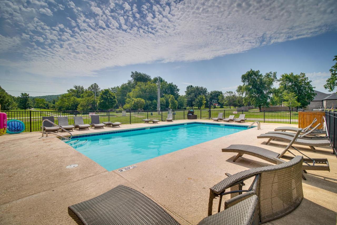 Fayetteville Vacation Rental With Deck And Shared Pool Exterior photo